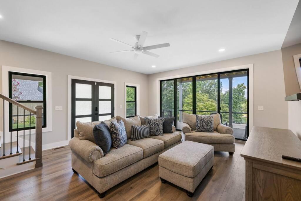 New Home, Dock, Kayaks, Game Room, Water Views Winchester Exteriör bild