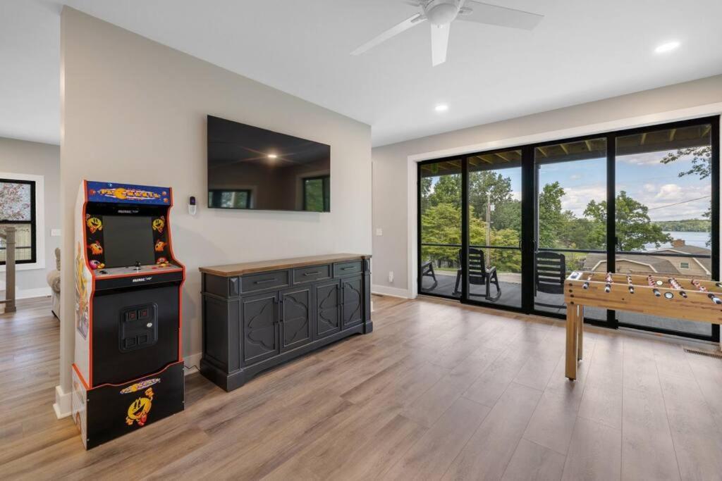 New Home, Dock, Kayaks, Game Room, Water Views Winchester Exteriör bild