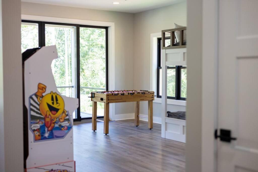 New Home, Dock, Kayaks, Game Room, Water Views Winchester Exteriör bild